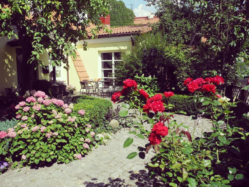 The Secret Garden Boutique B&B Vilnius Exterior foto